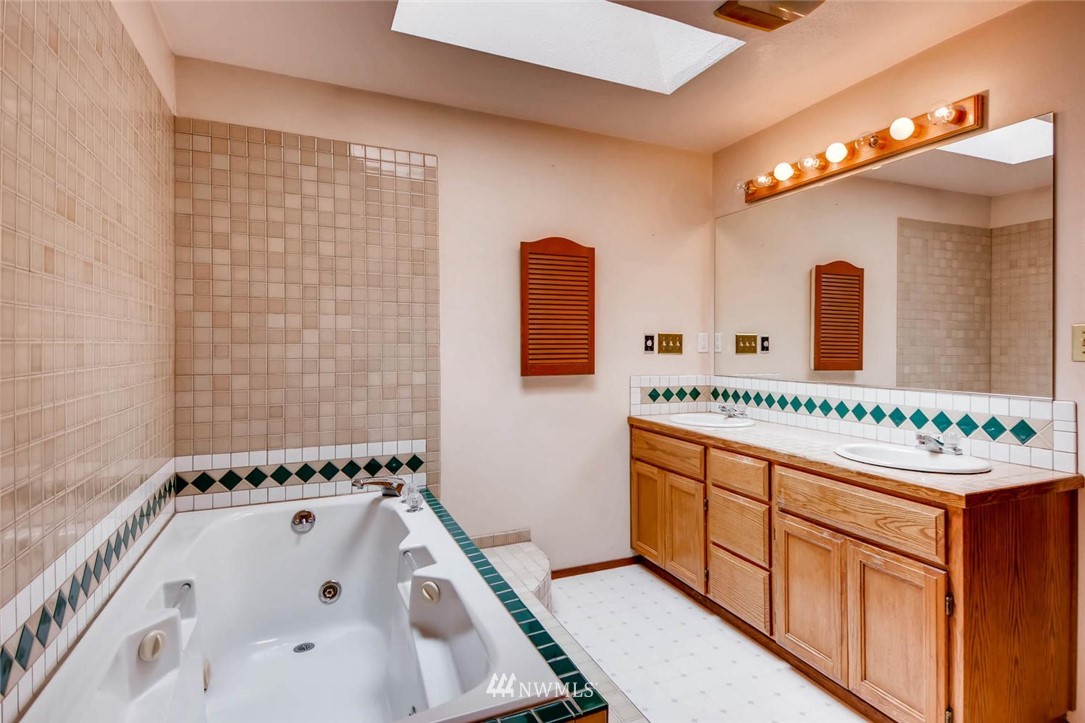 2819 Whitworth Avenue South Renton, WA 98055 - Photo 14 of 23 Gallery Image 14