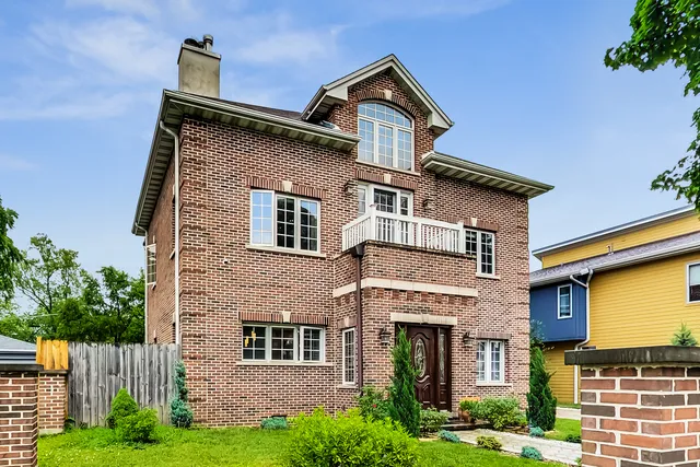 $749,900 | 2609 Eisenhower Drive, Des Plaines, IL 60018