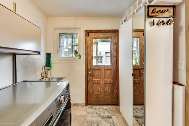 $749,900 | 2609 Eisenhower Drive, Des Plaines, IL 60018