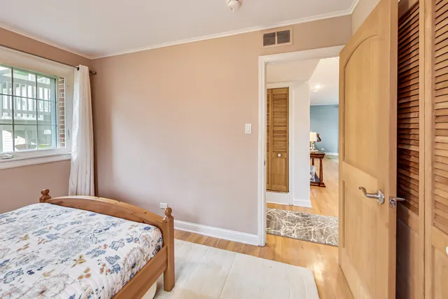 $749,900 | 2609 Eisenhower Drive, Des Plaines, IL 60018