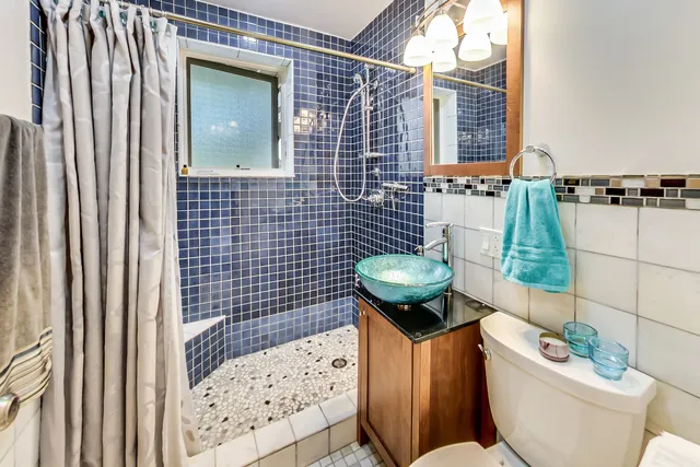 $749,900 | 2609 Eisenhower Drive, Des Plaines, IL 60018