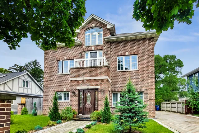 $749,900 | 2609 Eisenhower Drive, Des Plaines, IL 60018