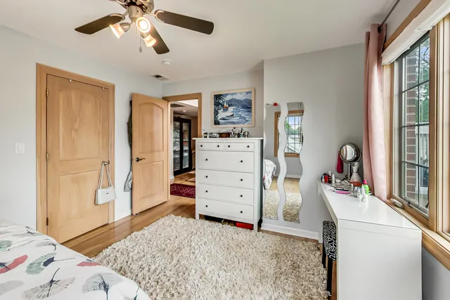 $749,900 | 2609 Eisenhower Drive, Des Plaines, IL 60018