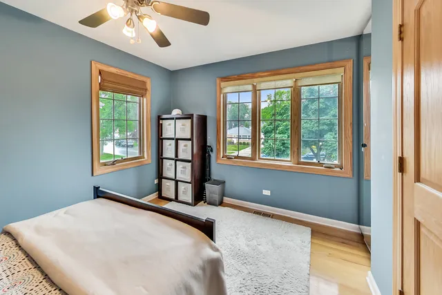 $749,900 | 2609 Eisenhower Drive, Des Plaines, IL 60018