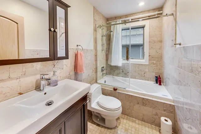 $749,900 | 2609 Eisenhower Drive, Des Plaines, IL 60018