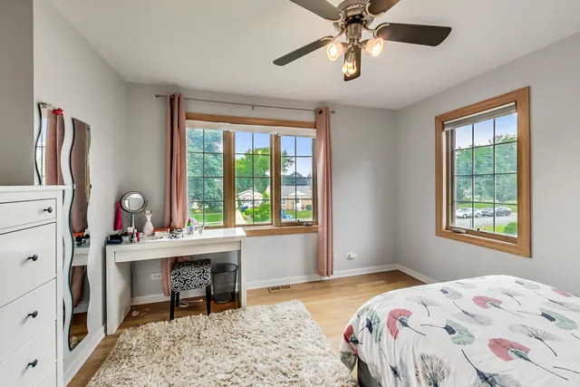 $749,900 | 2609 Eisenhower Drive, Des Plaines, IL 60018