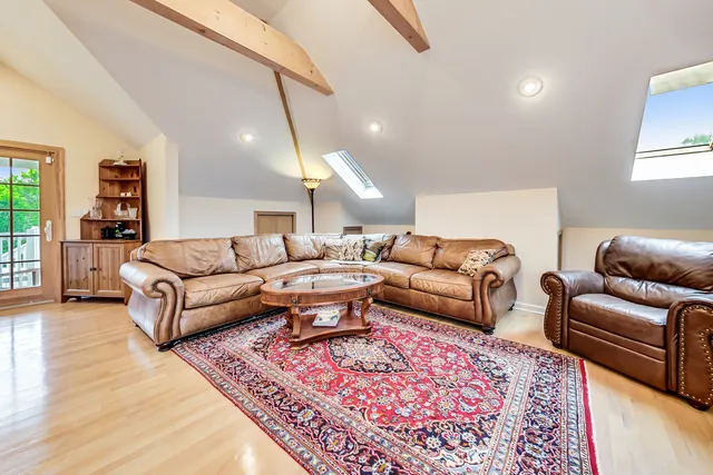 $749,900 | 2609 Eisenhower Drive, Des Plaines, IL 60018