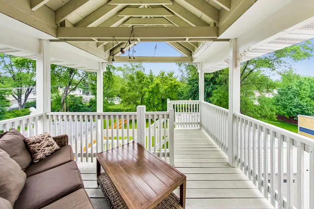 $749,900 | 2609 Eisenhower Drive, Des Plaines, IL 60018