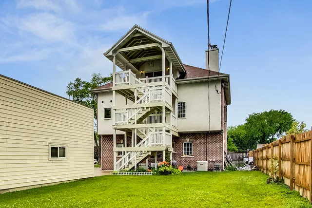 $749,900 | 2609 Eisenhower Drive, Des Plaines, IL 60018