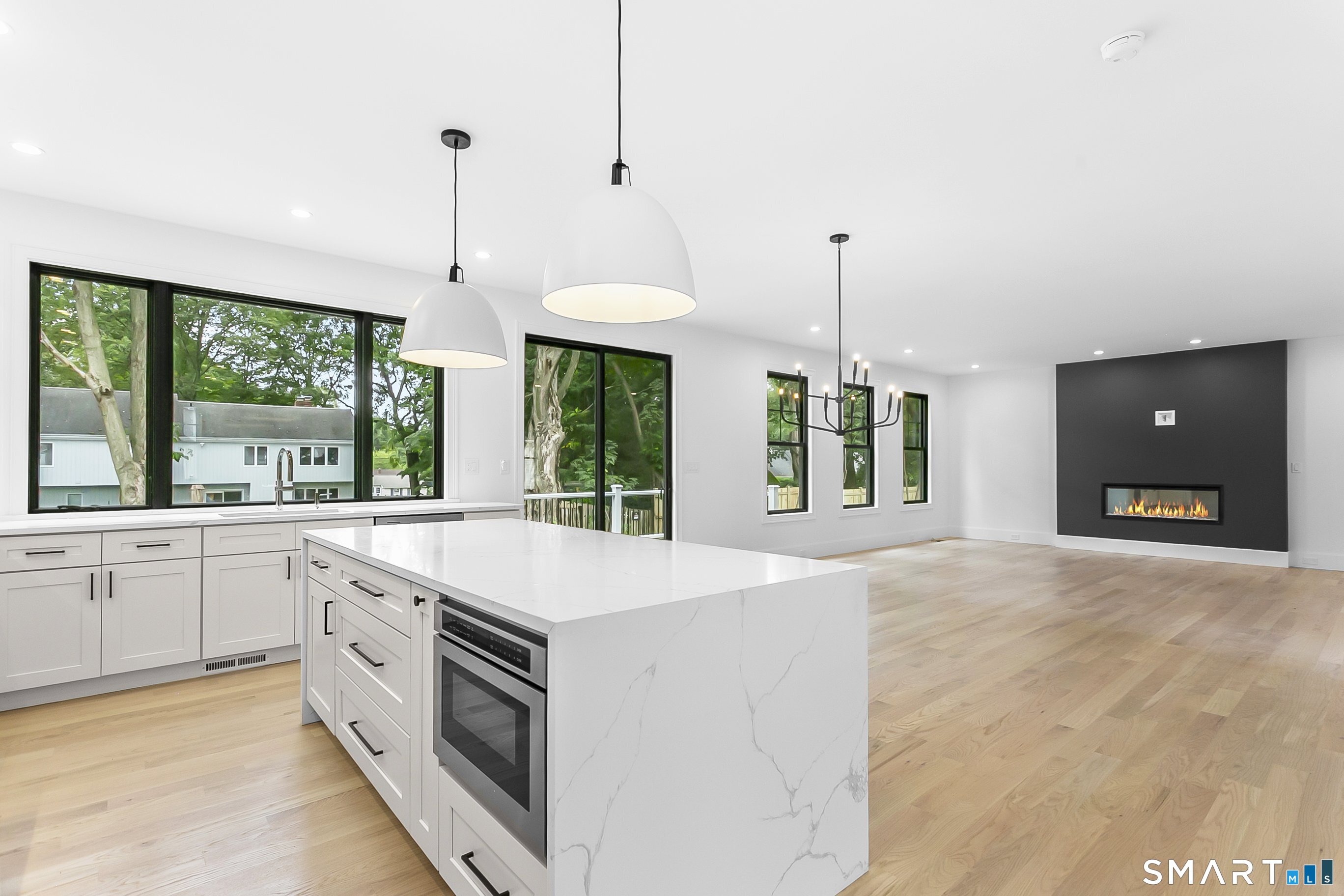 85 Oronoque Hills Road Stratford, CT 06614 - Photo 10 of 37