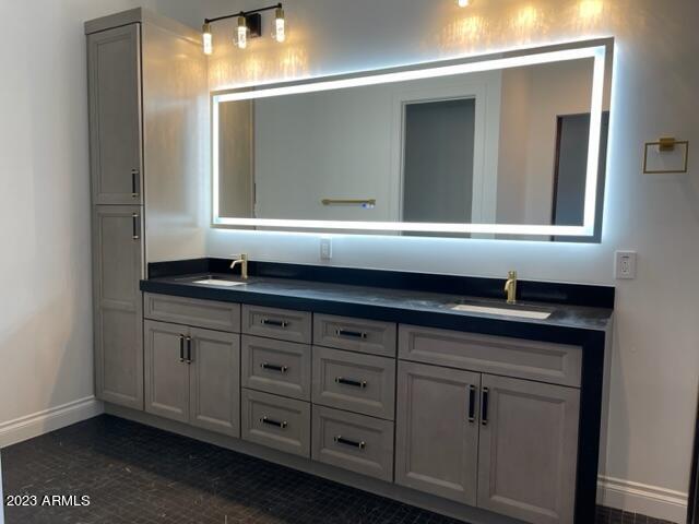 3010 East Charter Oak Road Phoenix, AZ 85032 - Photo 44 of 68 Main Bathroom