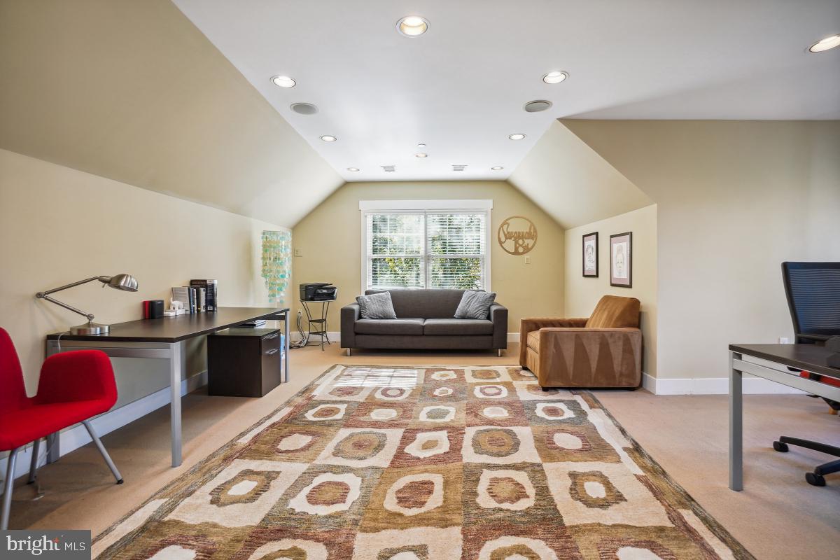 5920 Walhonding Road Bethesda, MD 20816 - Photo 48 of 82 3rd floor's den/study/Bedroom
