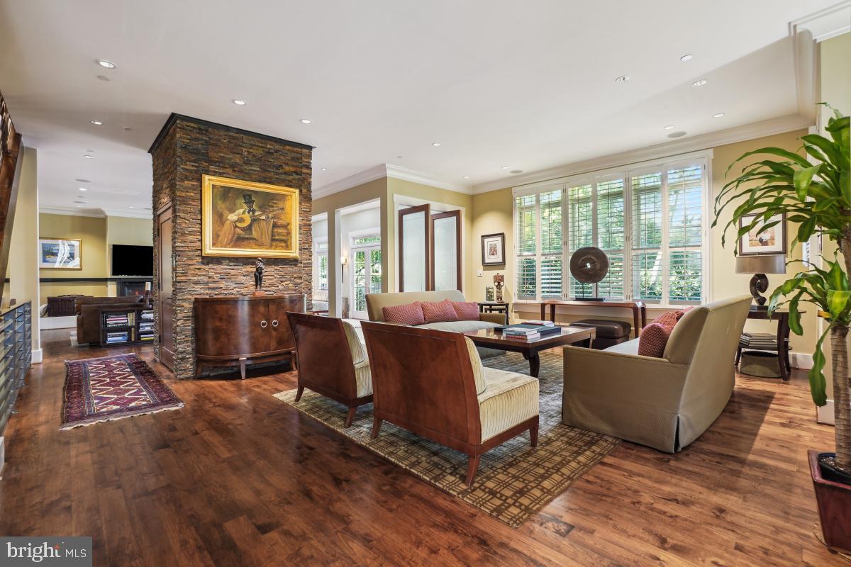 5920 Walhonding Road Bethesda, MD 20816 - Photo 8 of 82 Living room