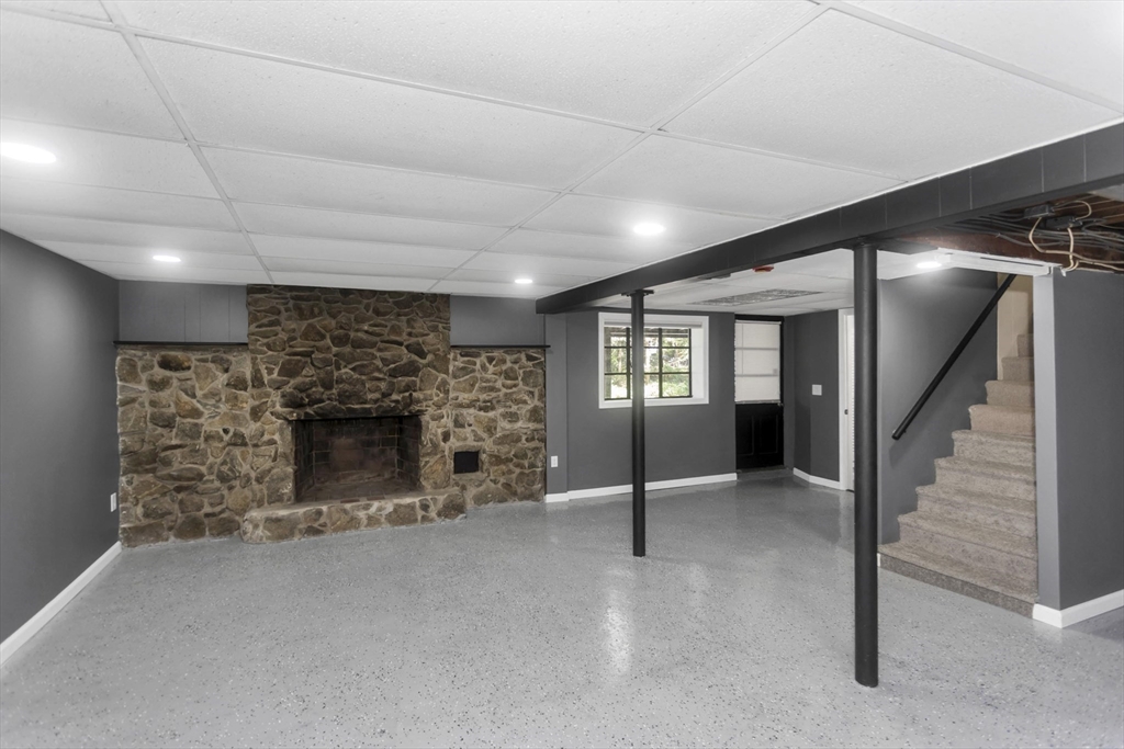 1988 Wilbraham Road Springfield, MA 01129 - Photo 29 of 39