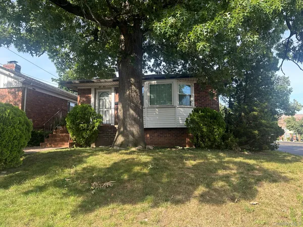 $3,600 | 87-89 191st Street | Holliswood Jamaica