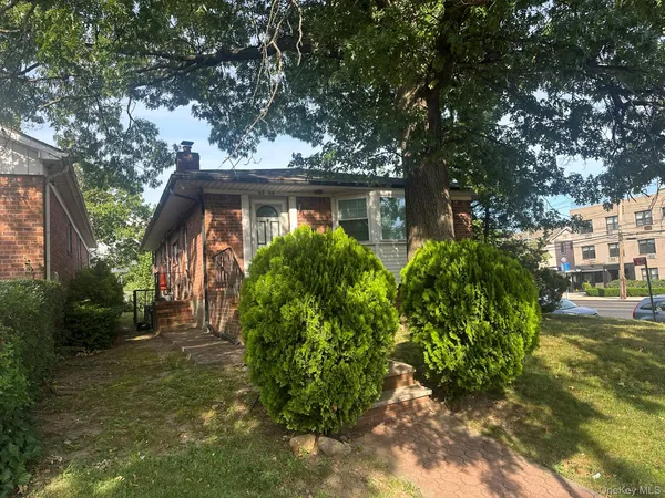 $3,600 | 87-89 191st Street | Holliswood Jamaica