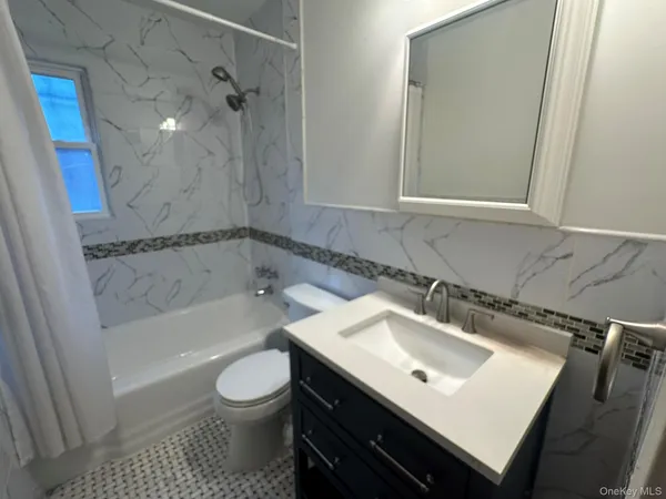 $3,600 | 87-89 191st Street | Holliswood Jamaica