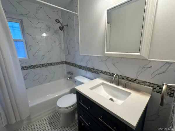 $3,600 | 87-89 191st Street | Holliswood Jamaica