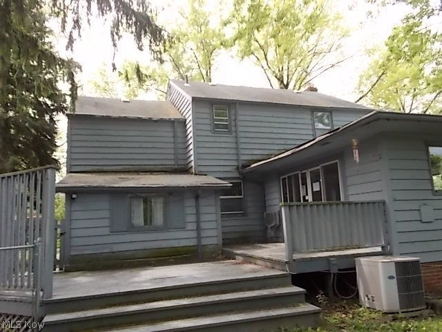 5087 Mayview Road Cleveland, OH 44124 - Photo 2 of 11