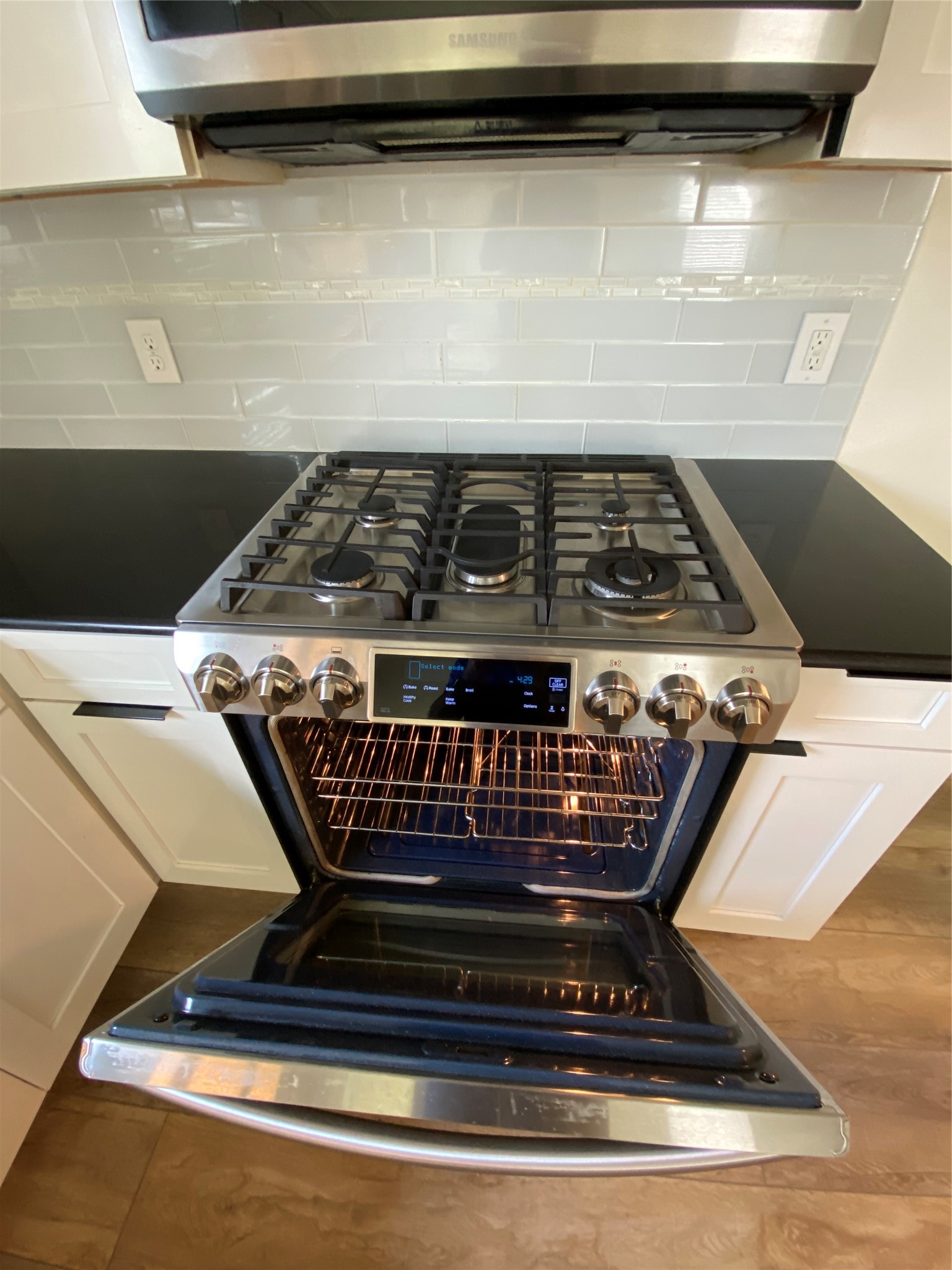 2915 Beacon Grove Street Spring, TX 77389 - Photo 13 of 43 High end appliances