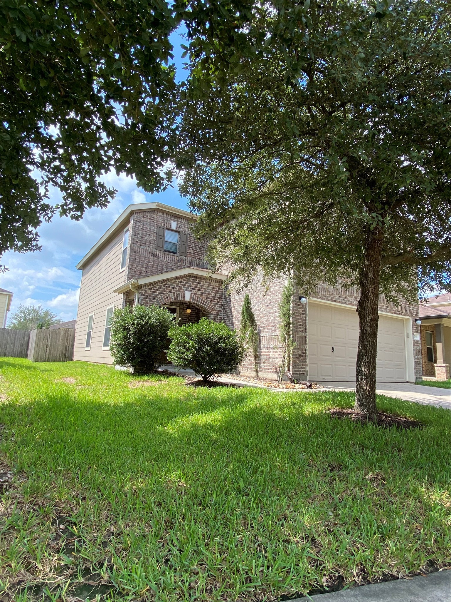 2915 Beacon Grove Street Spring, TX 77389 - Photo 2 of 43
