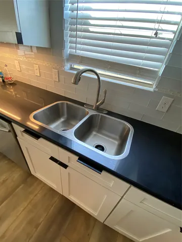 a close view of sink and tap