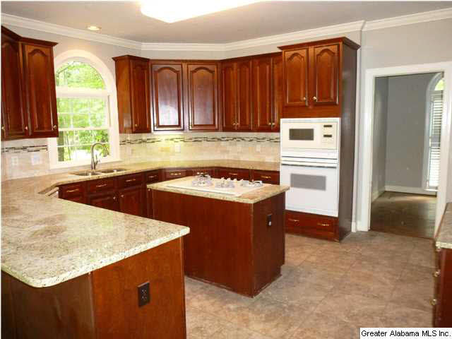 112 Windsor Circle Pelham, AL 35124 - Photo 11 of 32