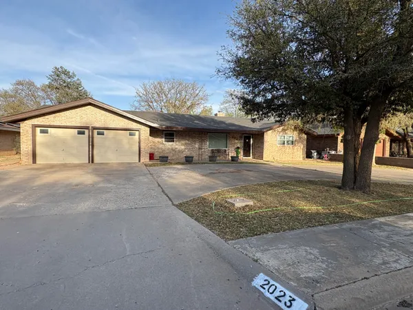 $259,900 | 2023 Rice Drive, Levelland, TX 79336
