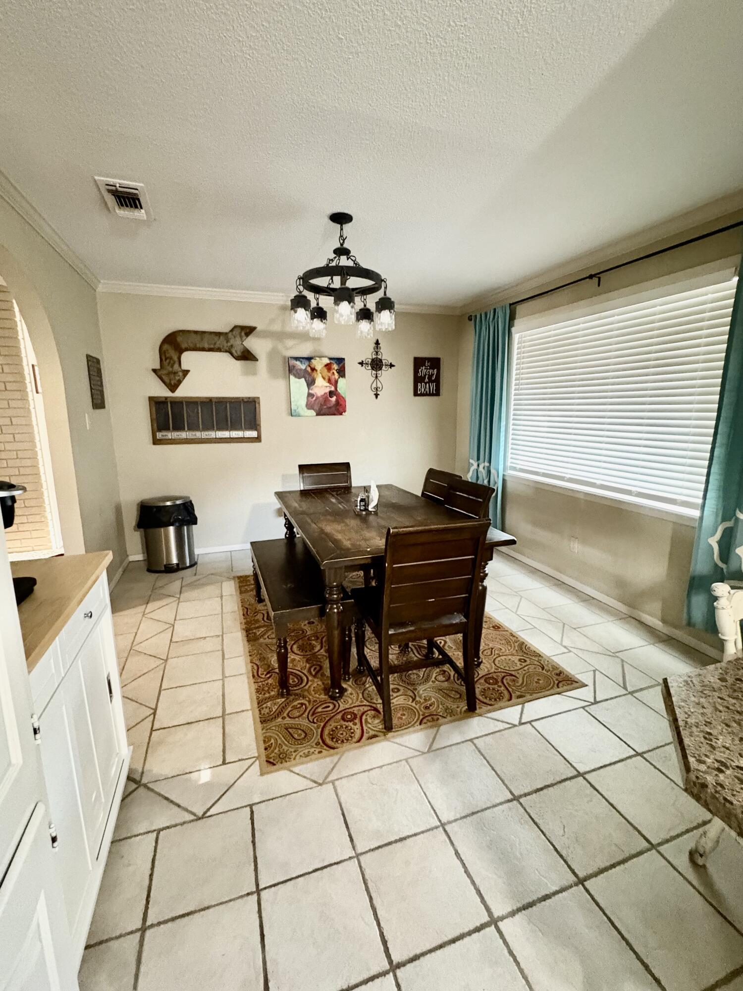 2023 Rice Drive Levelland, TX 79336 - Photo 8 of 17 IMG_2870