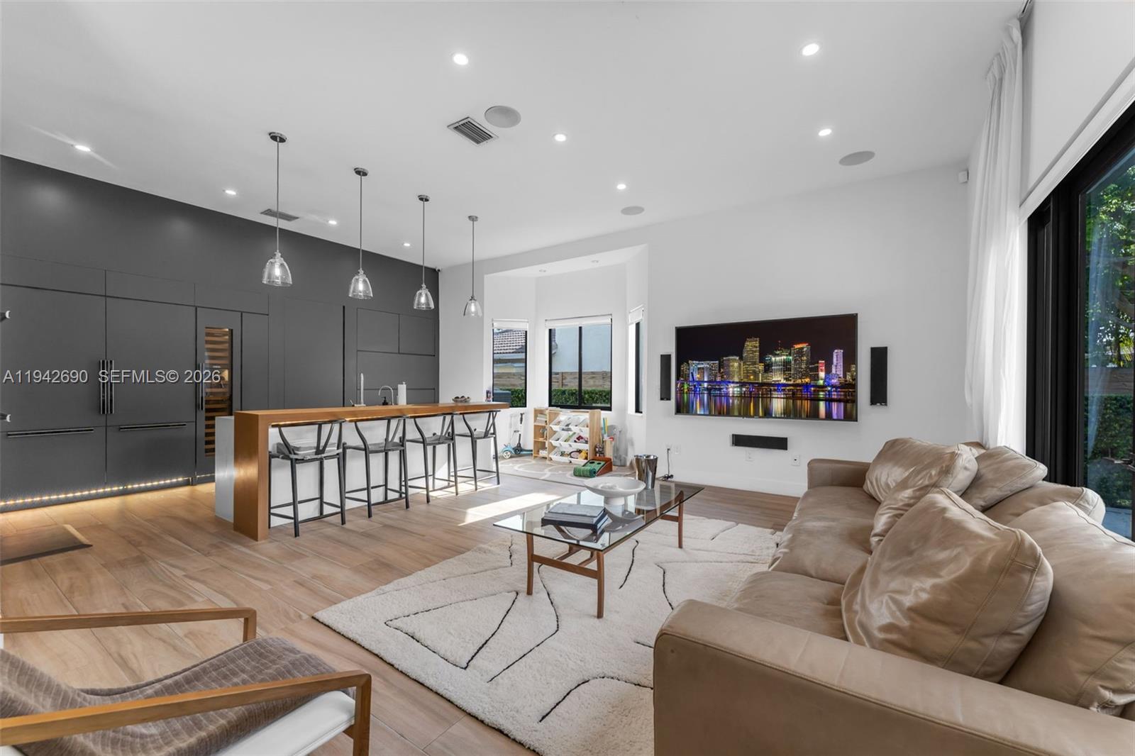 15818 Southwest 97th Terrace Miami, FL 33196 - Photo 12 of 47