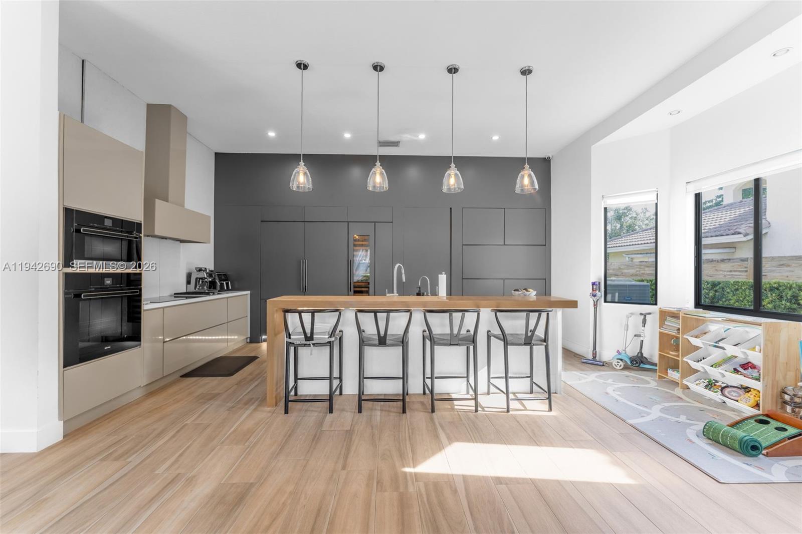 15818 Southwest 97th Terrace Miami, FL 33196 - Photo 14 of 47