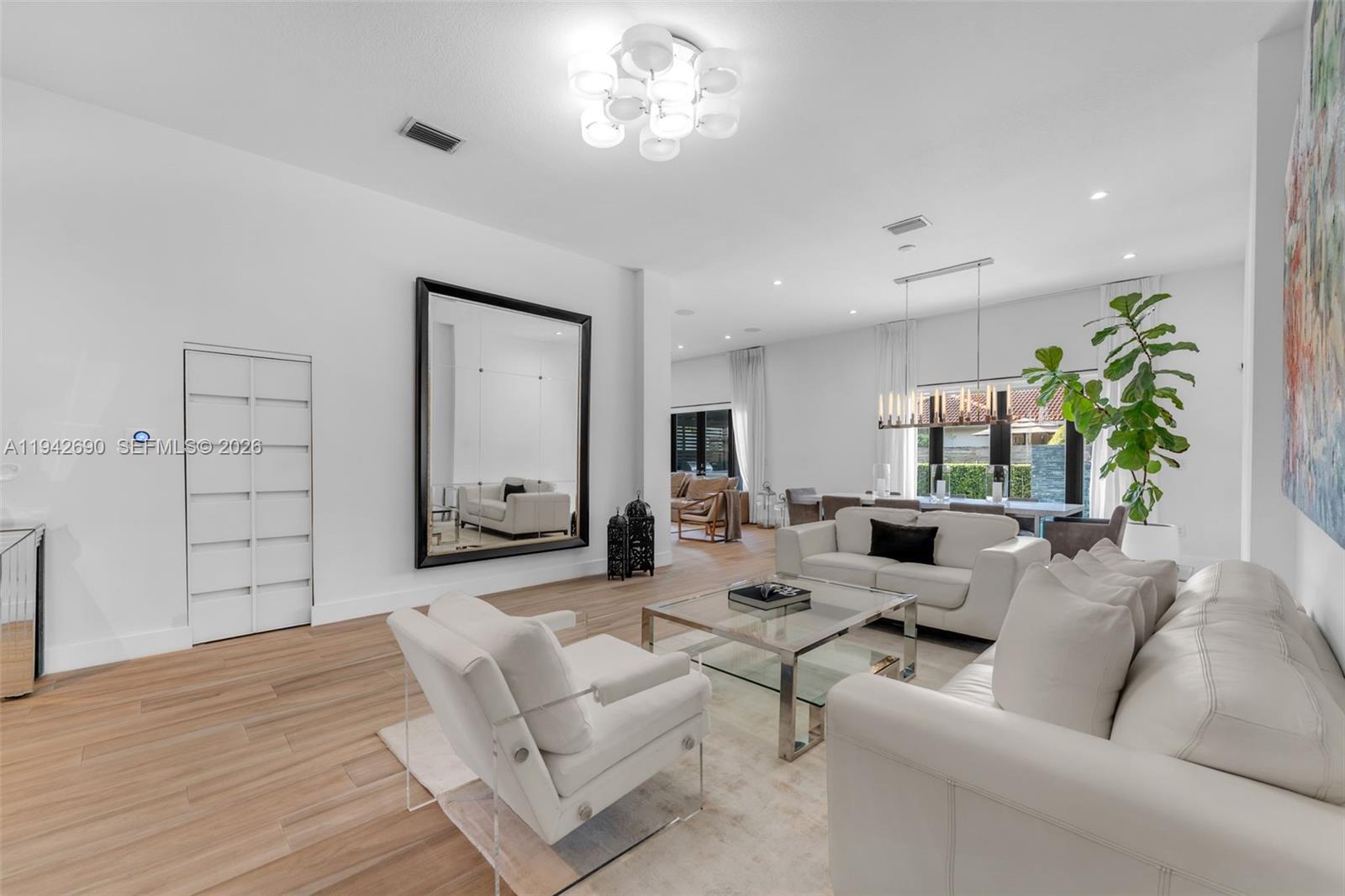 15818 Southwest 97th Terrace Miami, FL 33196 - Photo 5 of 47