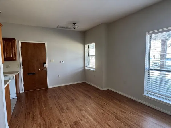 $1,250 | 501 North Washington Street, Unit A, Kaufman, TX 75142