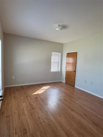 $1,250 | 501 North Washington Street, Unit A, Kaufman, TX 75142