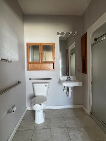 $1,250 | 503 North Washington Street, Unit A, Kaufman, TX 75142