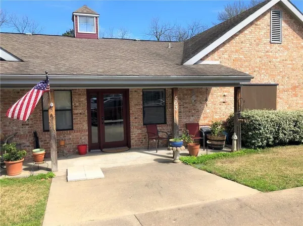$1,250 | 501 North Washington Street, Unit A, Kaufman, TX 75142