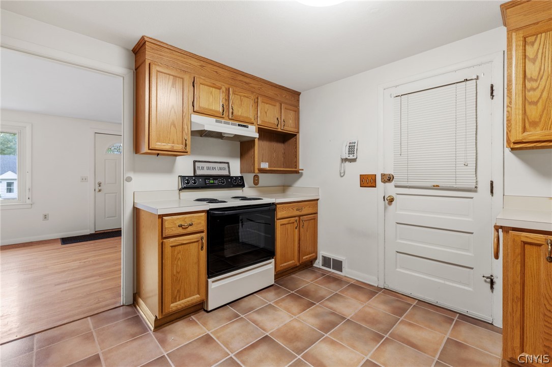 326 Hillbrook Road Camillus, NY 13219 - Photo 16 of 29 Gallery Image 16