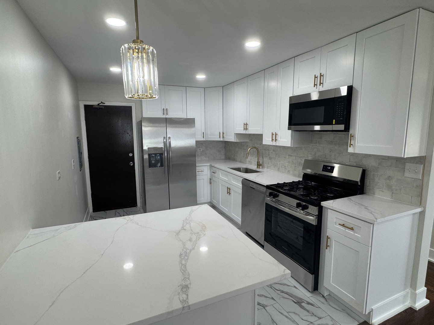 9561 Dee Road, Unit 1A Des Plaines, IL 60016 - Photo 5 of 13