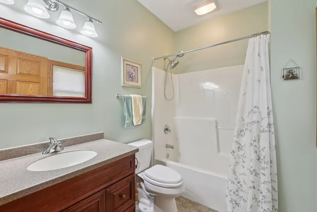 $825,000 | 9804 Palmer Drive, Lakewood, IL 60014