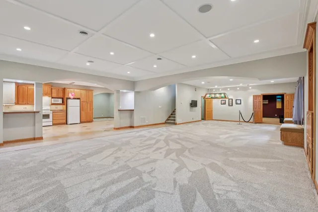 $825,000 | 9804 Palmer Drive, Lakewood, IL 60014