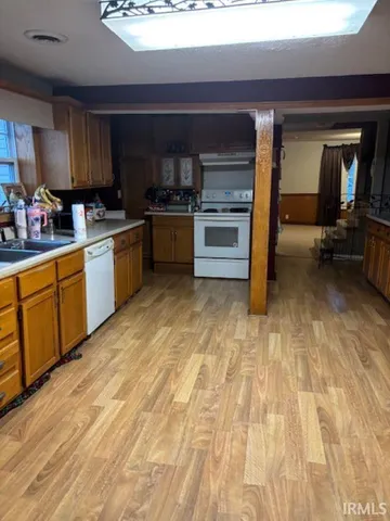 $129,000 | 217 West Sherman Street, Hartford City, IN 47348