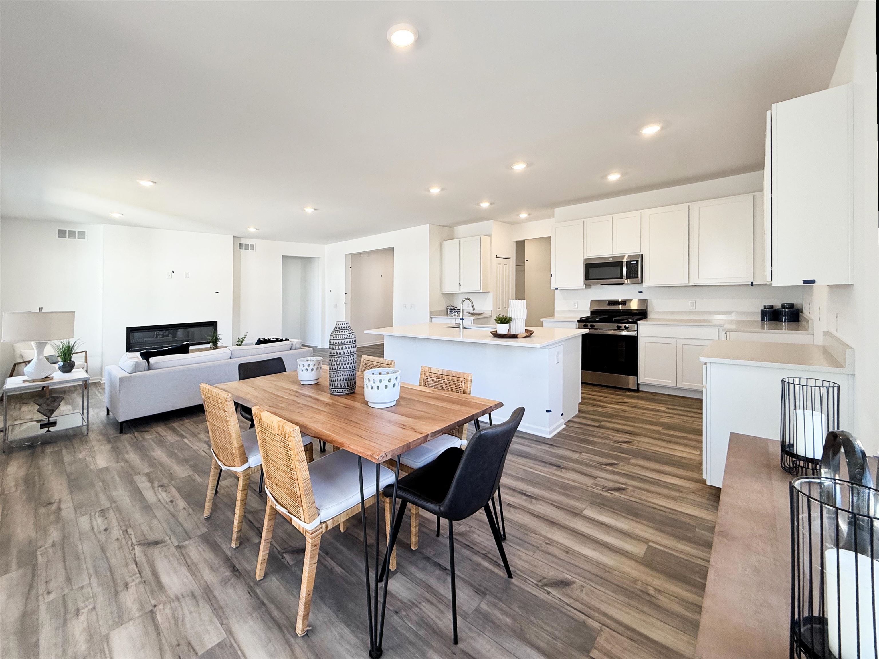 2917 Alpine, Unit 75 Stoughton, WI 53589 - Photo 5 of 43