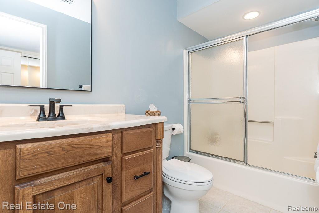 1665 Huntington Park, Unit E Rochester, MI 48309 - Photo 20 of 40
