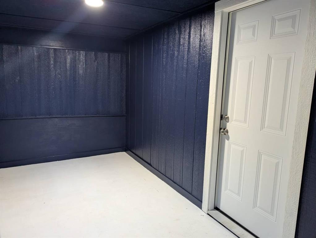 205 North Wood Street Cleburne, TX 76033 - Photo 14 of 15 a view of an empty room