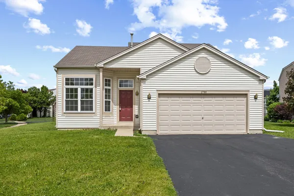 $379,000 | 1730 Kenicott Court, Plainfield, IL 60586