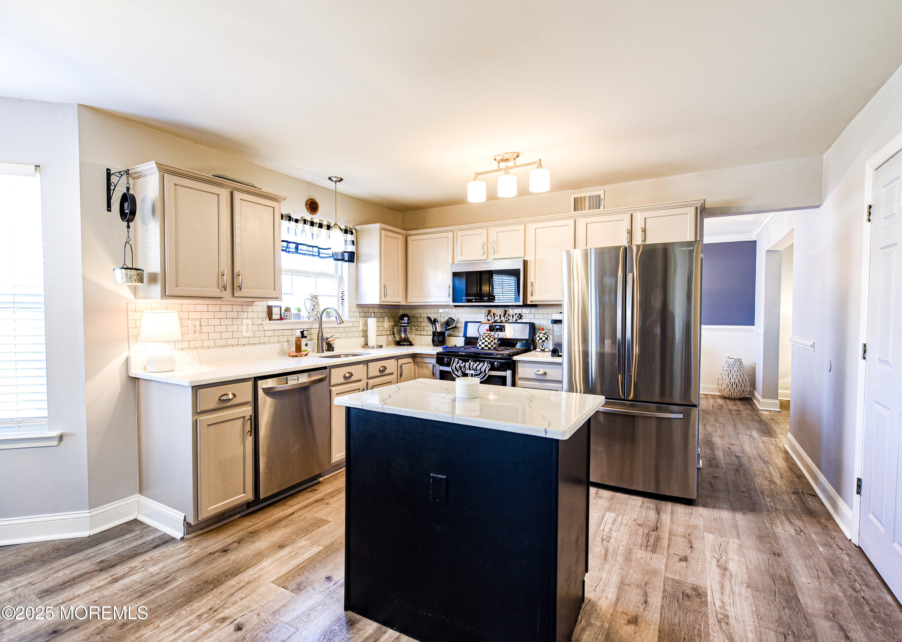 1066 Rudder Avenue Manahawkin, NJ 08050 - Photo 6 of 30 13-DSC_4211
