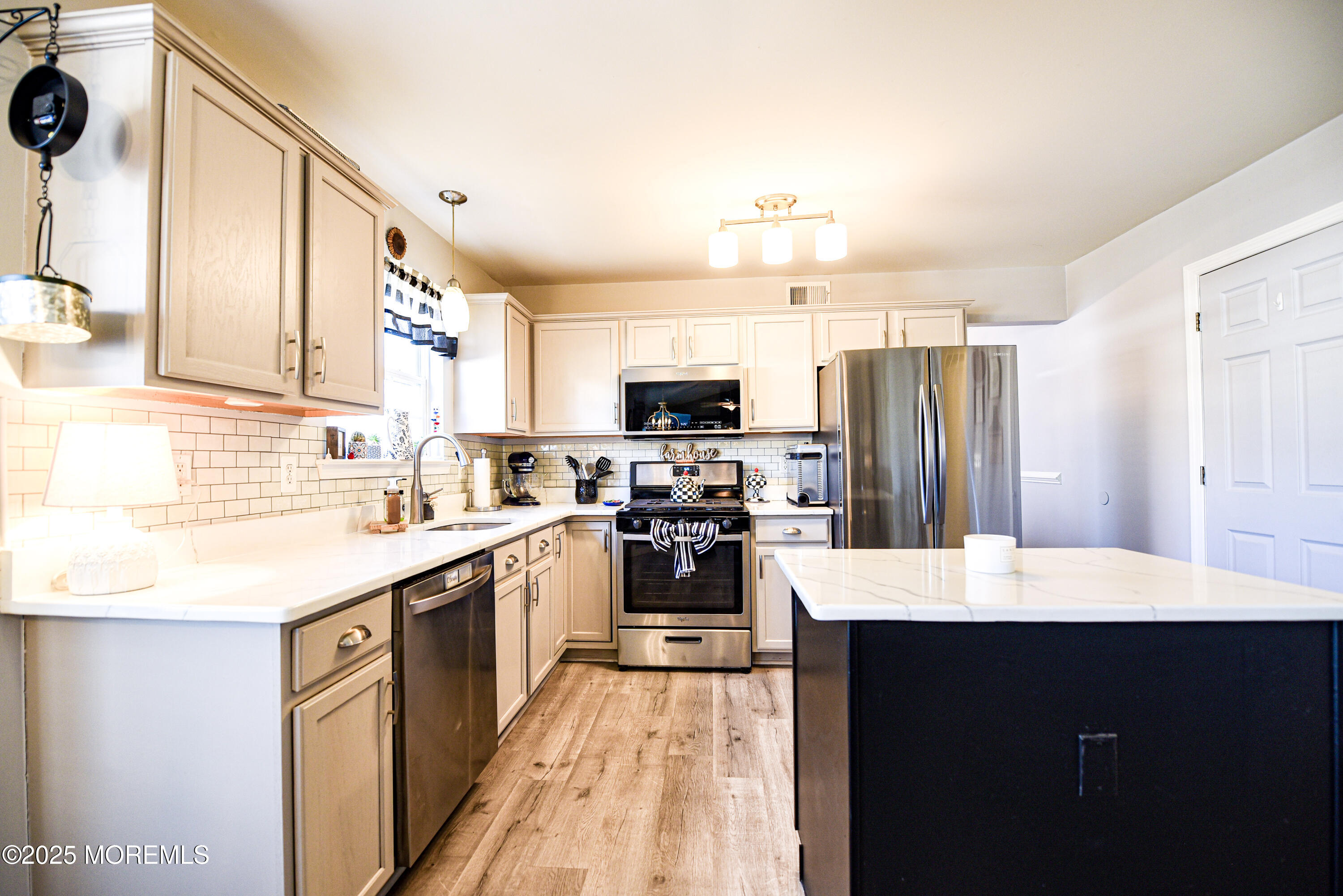 1066 Rudder Avenue Manahawkin, NJ 08050 - Photo 7 of 30 14-DSC_4213