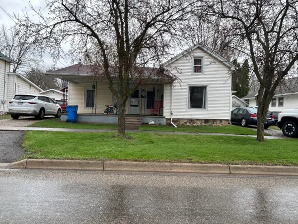 $135,500 | 20 South Main Street, Quincy, MI 49082