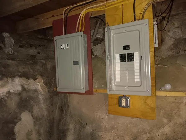 $135,500 | 20 South Main Street, Quincy, MI 49082