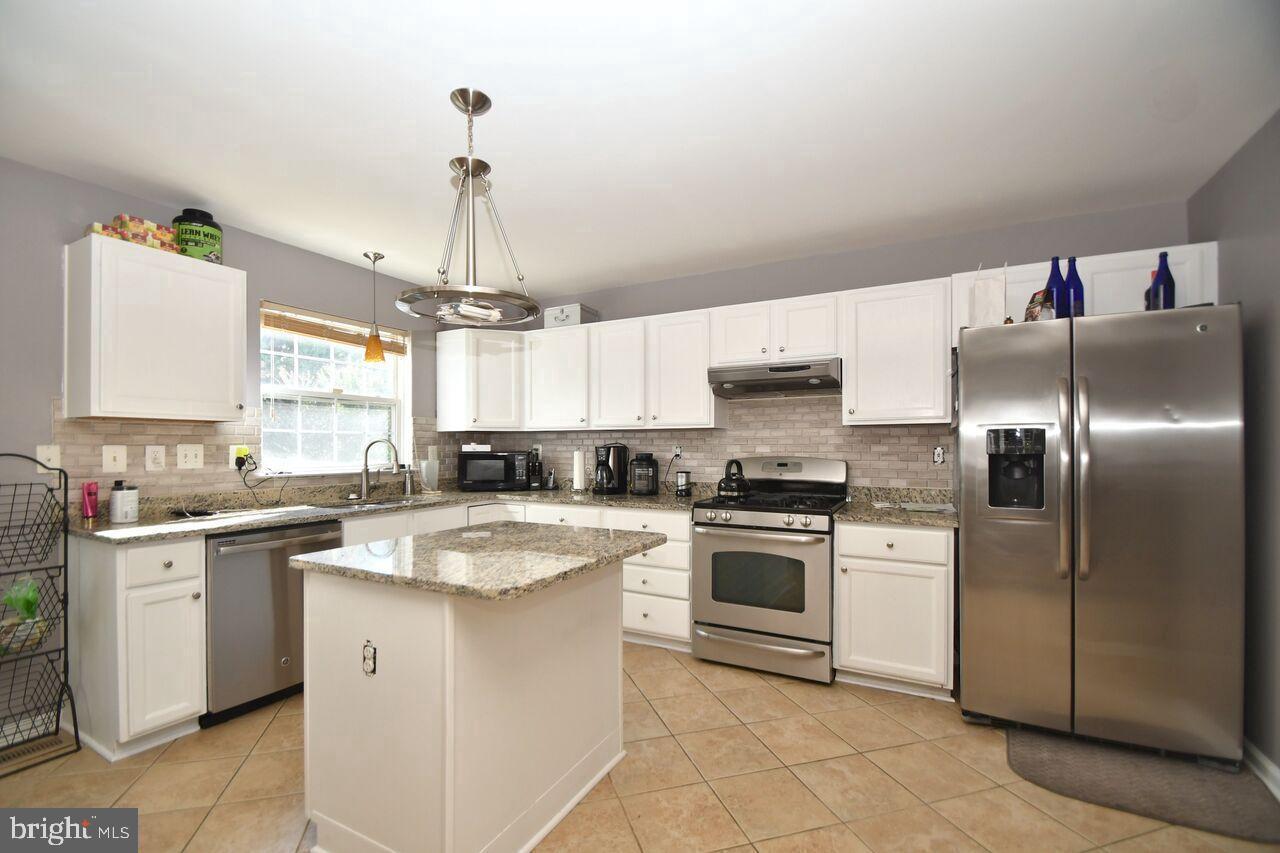 5509 Rogue Court White Marsh, MD 21162 - Photo 3 of 26